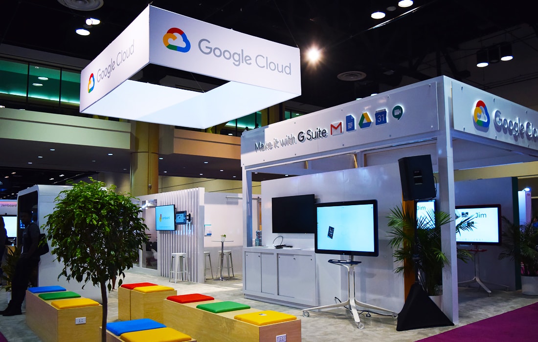 We love and use Google Cloud, so it was a pleasure to stop by their booth!